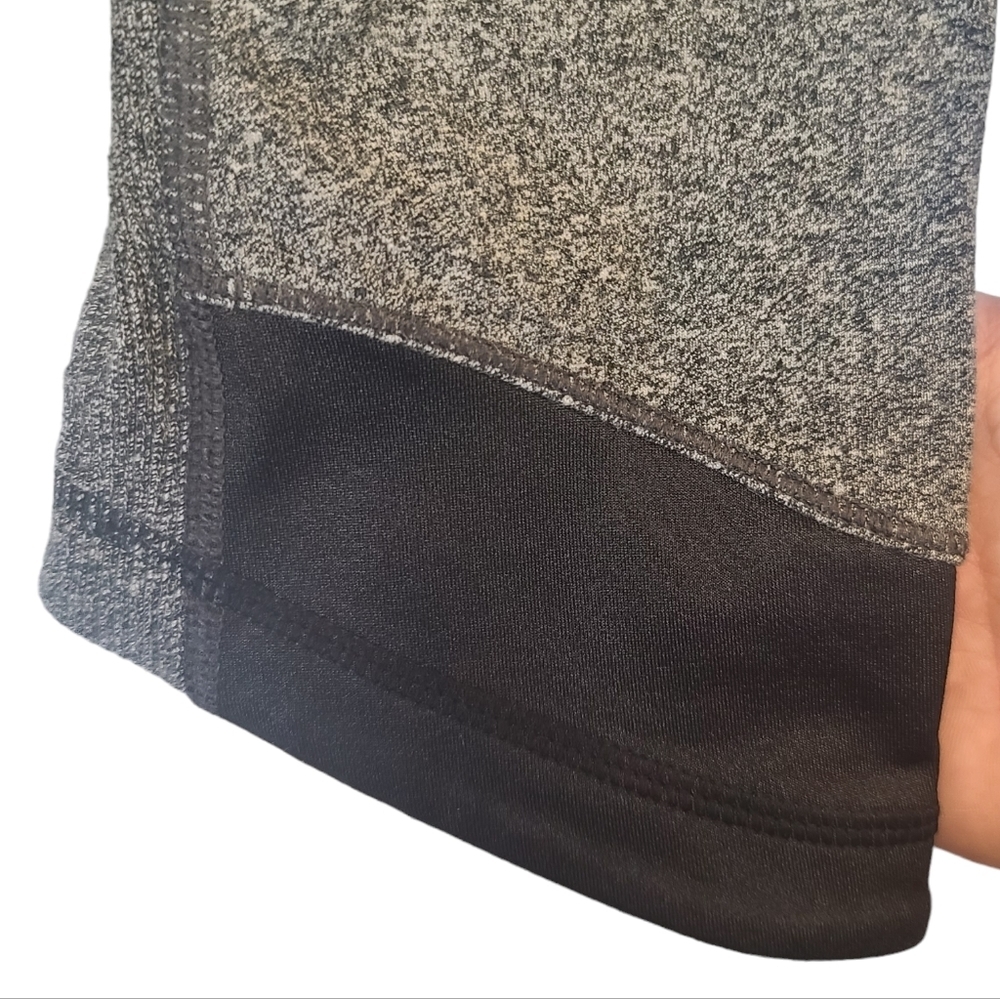 Lululemon Motivate Crop Gray Knit Black Capri Leggings Womens size 2 yoga - Picture 5 of 7